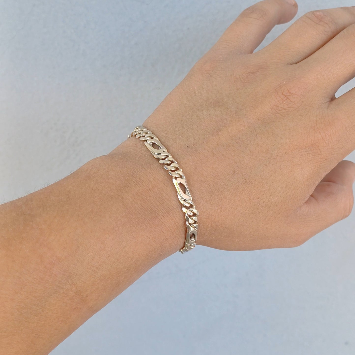 6mm Cartier Tiger Eye Link Bracelet.