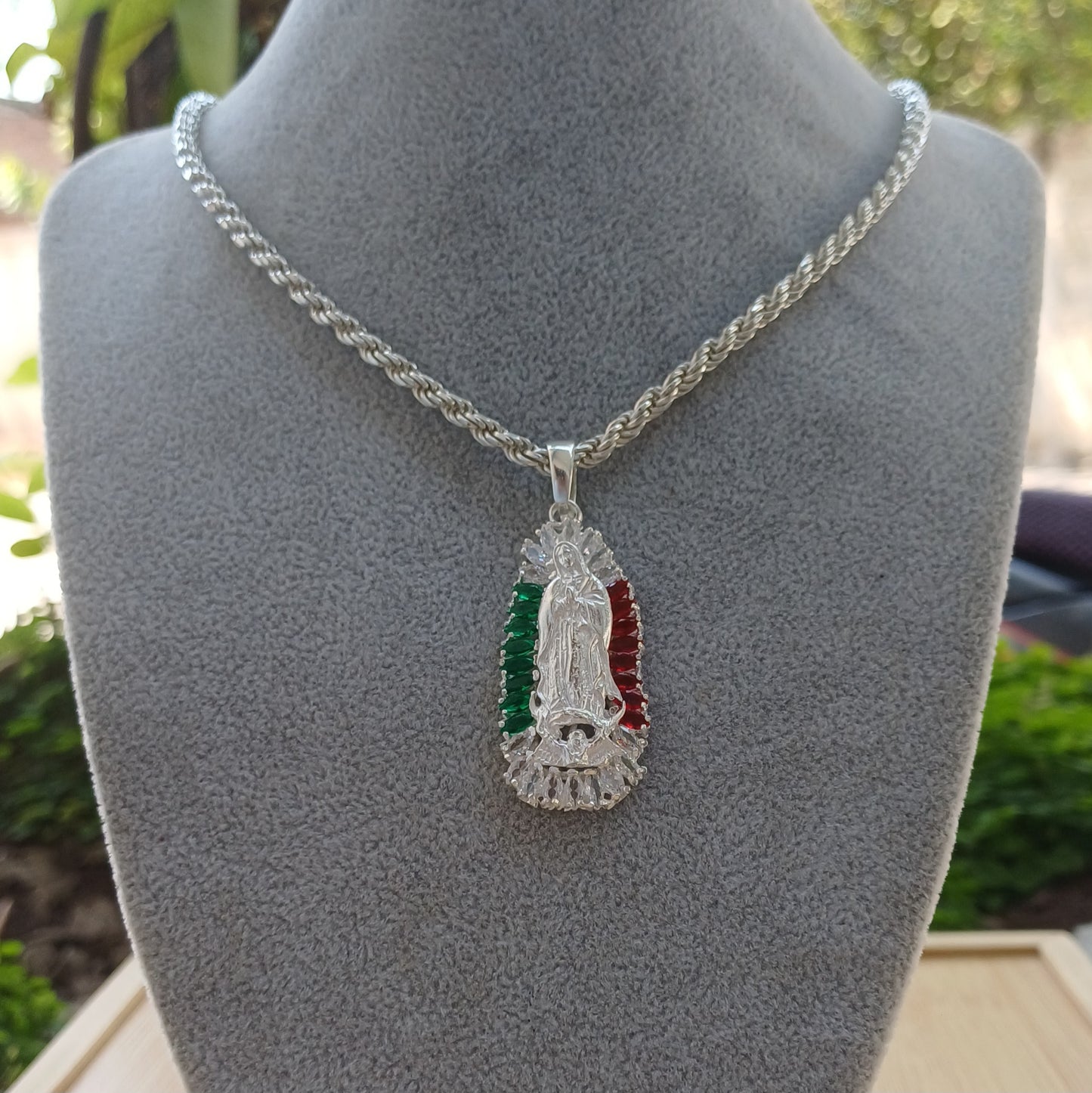 Virgen de Guadalupe tri color